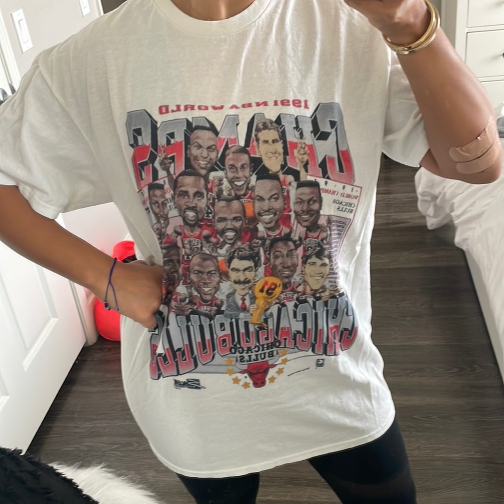 Vintage Chicago Bulls Shirt!
